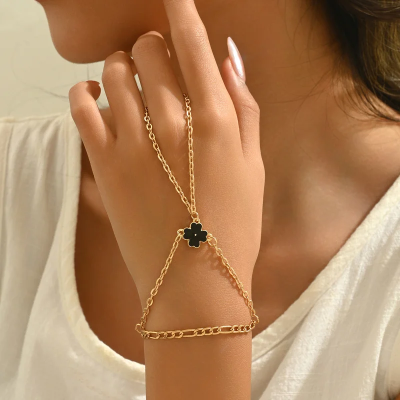 

Fashionable Individualist finger chain simple heart-shaped chain flower versatile European and American ins fashion bracelet