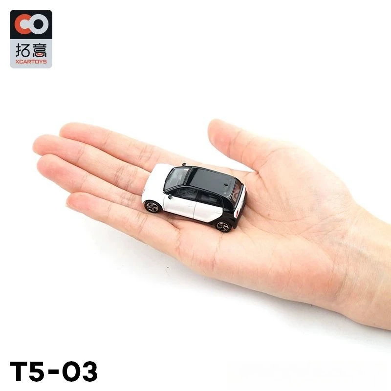 XCARTOYS 1 64 Alloy Car Model Toy ORA Black Cat Black and White Two Tone Color Car Collectible Vehicle Display Gift Decoration