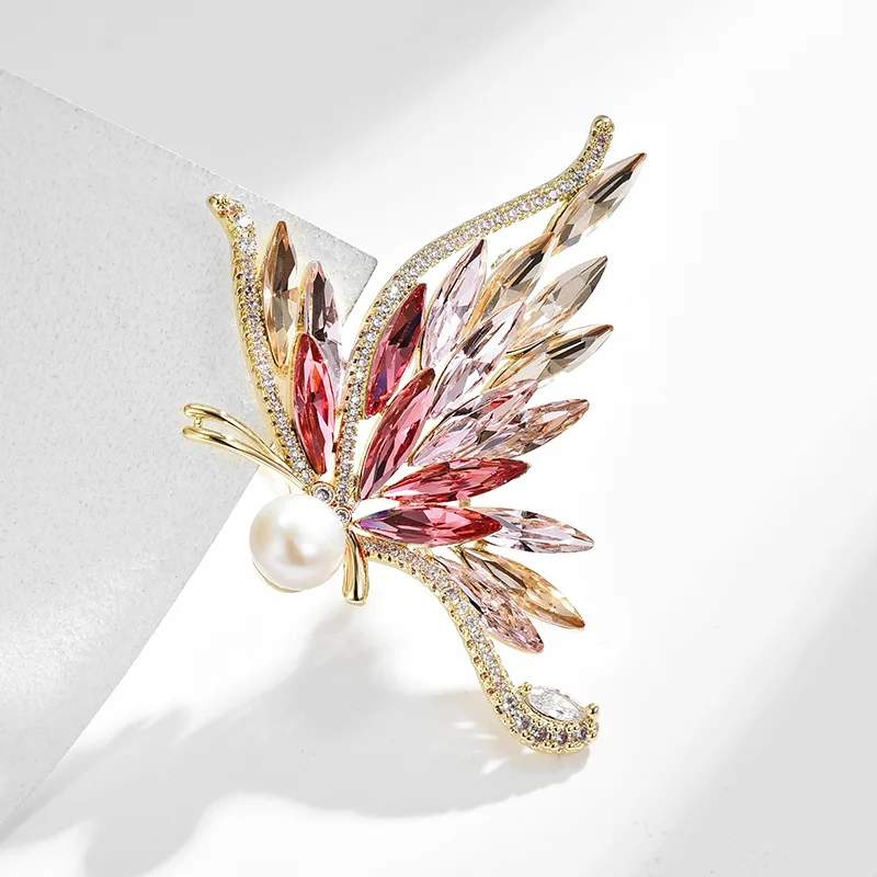 Fashion Bright Color Austrian Crystal Freshwater Pearl Butterfly Women Brooch Elegant Temperament Animal Corsage Accessories