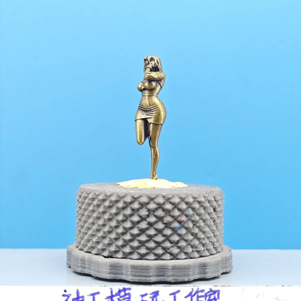 Vintage Brass Fashion Lady Mini Figurine Urban Woman Diorama Model DIY Paintable Desktop Decor Micro Landscape Collectible Craft