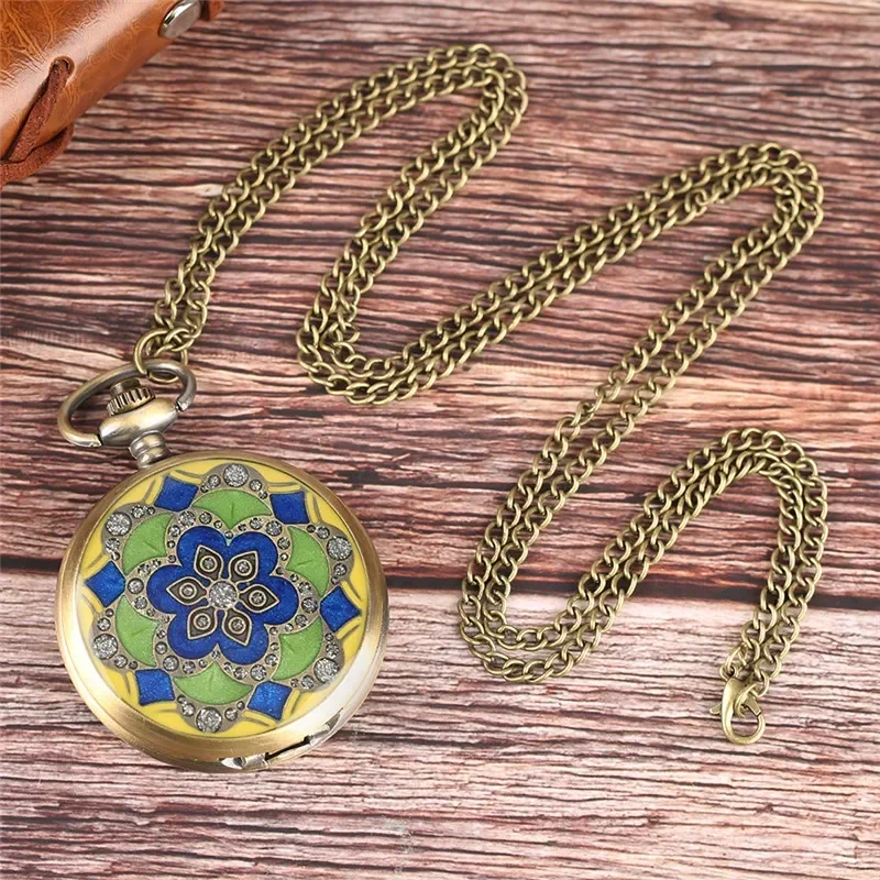 

Old Fashion Pocket Watch with Flower Crystal Design Men Women Quartz Movement Watches Arabic Number Display Necklace Chain Gift