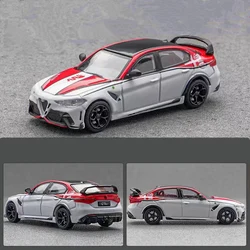 1/64 Alfa Romeo Giulia GTAm lega modello di auto sportiva diecast giocattolo in metallo auto da corsa veicoli modello collezione di simulazione regali per bambini