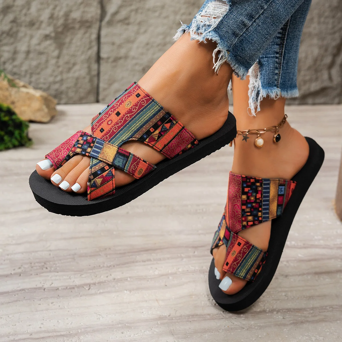 Sommer-Damen-Slipper, Plateau-Sandalen, modische Schuhe mit offenem Zehenbereich, zum Hineinschlüpfen, bunte Strandschuhe, ethnischer Stil, leichte Slipper – Detail 8