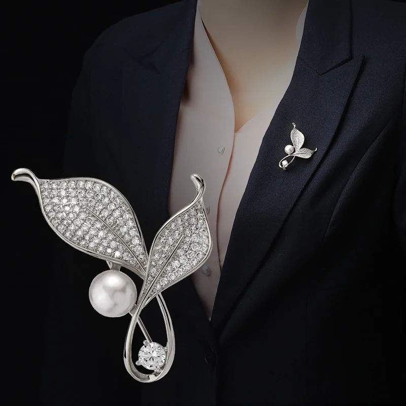 Luxury Rhinestone Leaves Brooch High Quality Pearl Metal Buckles Fixed Accessories Anti Fading Brooch Coat Collar Pin Jewelry