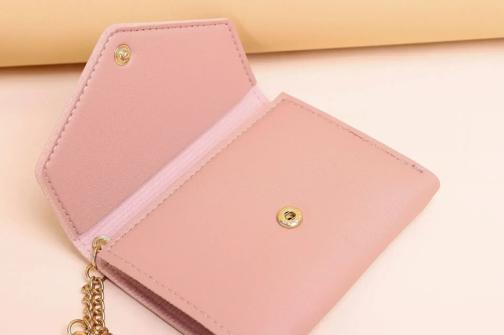 Disney Stitch Vrouwen Portefeuilles PU Leer Vrouwelijke Portemonnee Multi-kaarten Houder Mode Cartoon Stich Hasp Geschenken Munt Anime Korte Portemonnee