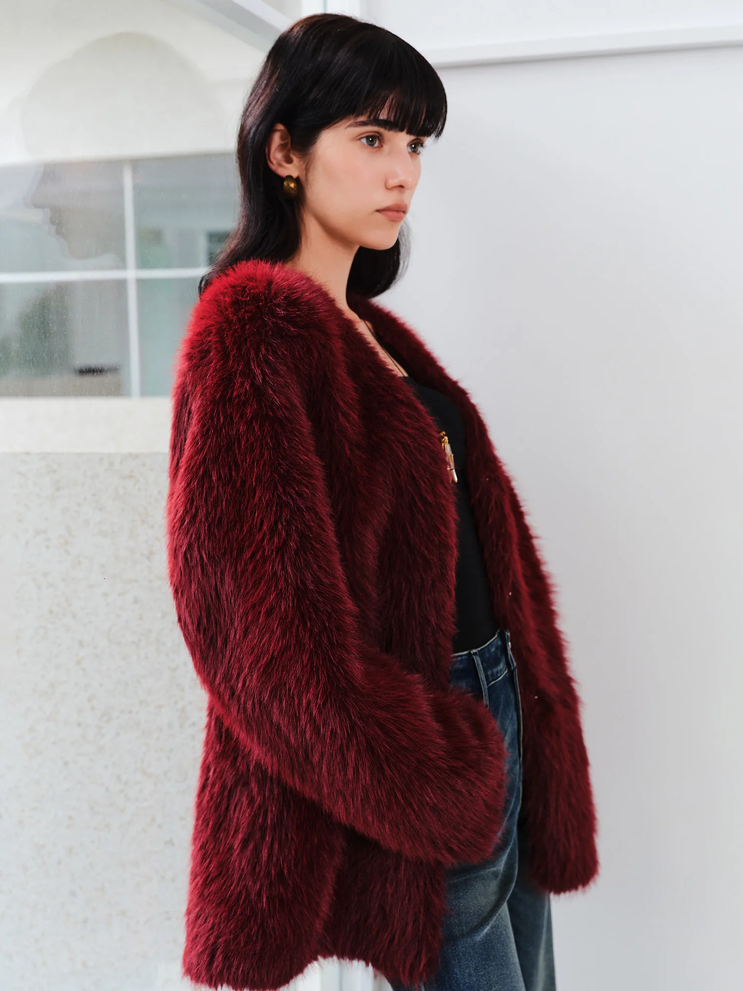 ZIQIAO سترات نسائية من الفرو الصناعي باللون العنابي للعام الجديد لشتاء 2025 نمط جديد من فرو الثعلب الصناعي معاطف قصيرة مزاجية بسيطة #2