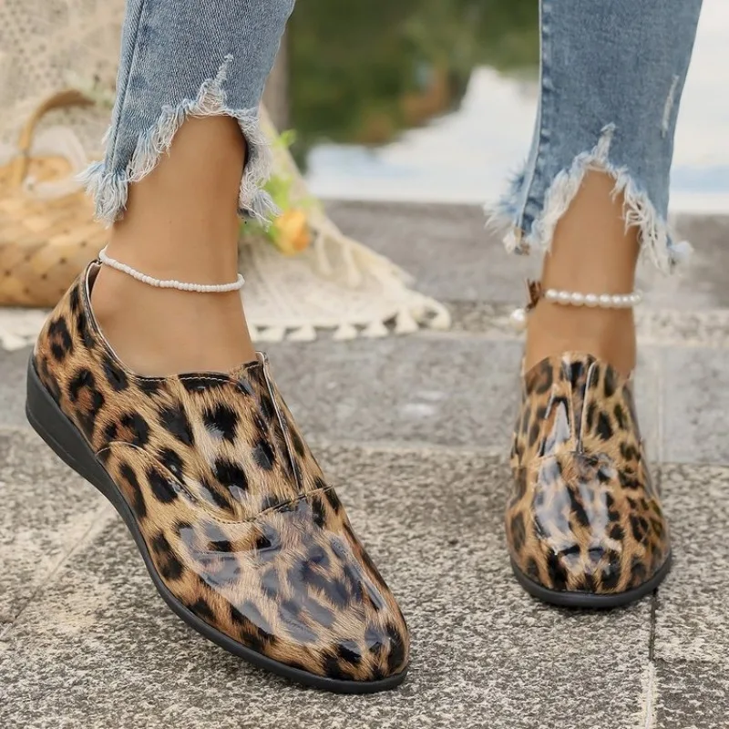 Primavera novos sapatos planos moda feminina cabeça redonda boca profunda leopardo sola macia antiderrapante resistente ao desgaste sapatos de cano baixo