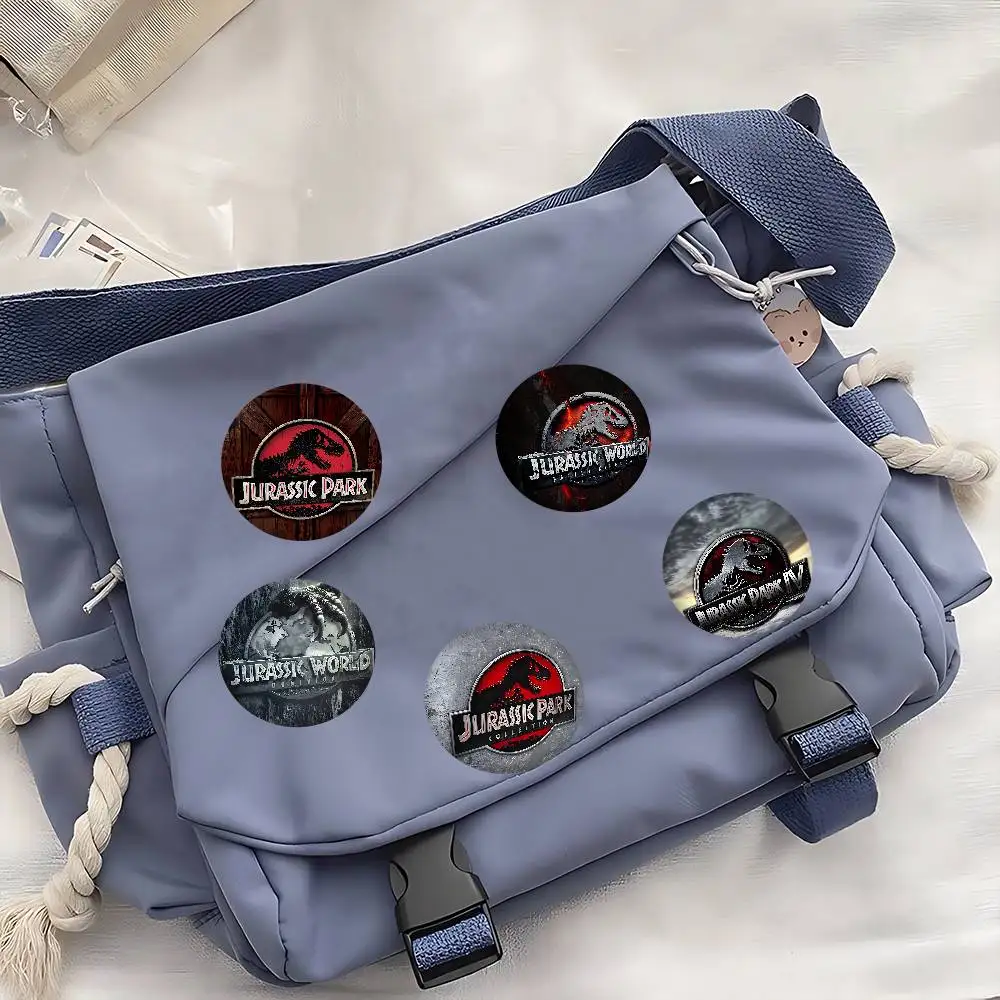 Logotipo J-Jurassic P-Park de 58mm, bonito insignia de icono de figura de Anime, broche de hojalata hecho a mano para mochila, ropa, adornos para el pecho, regalos