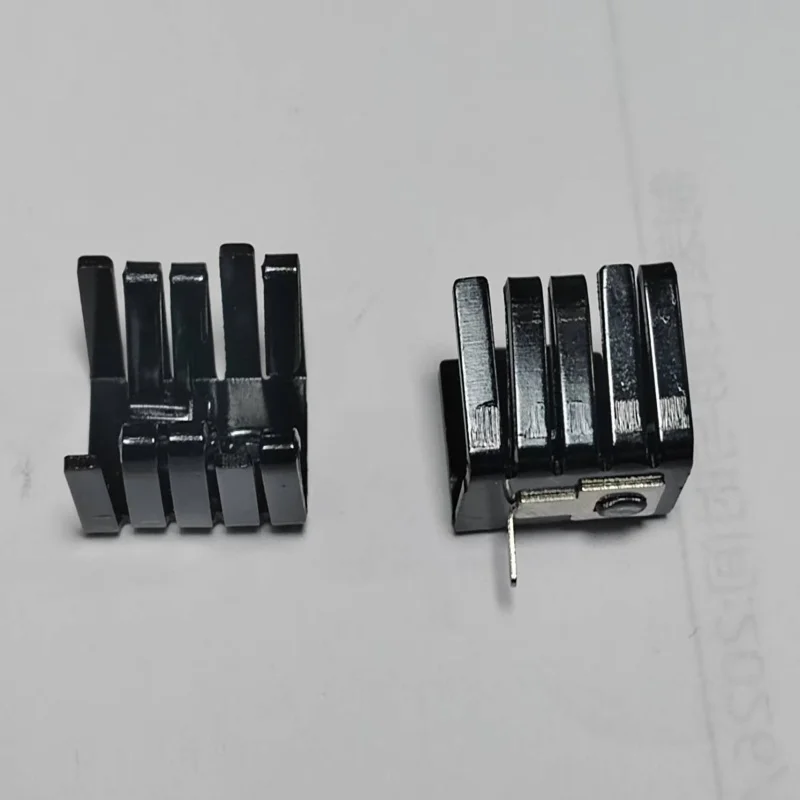 

HEAT SINK ANOD ALUM TO-220 L:19mm W:12.7mm H:12.7mm V8508C 5pcs/Lot