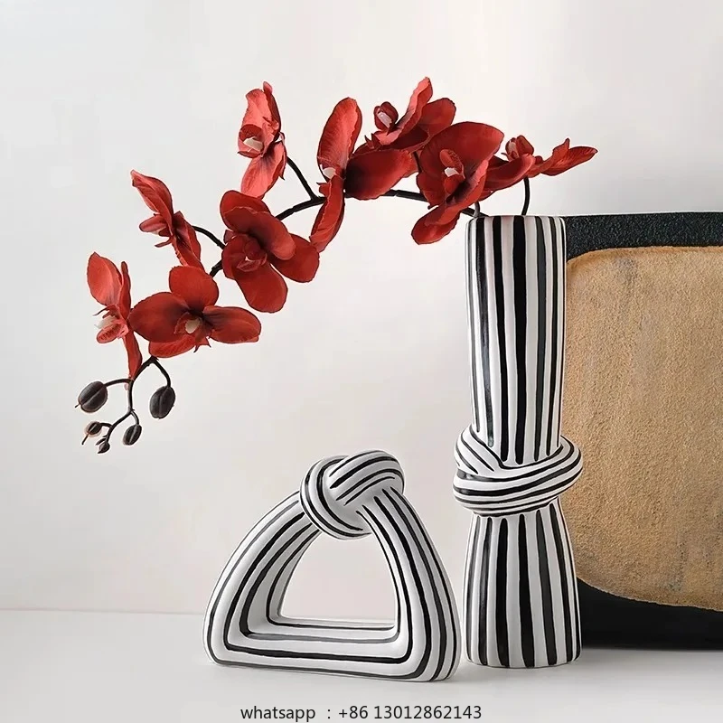 

2026 Black and white striped ceramic vase desktop art decoration