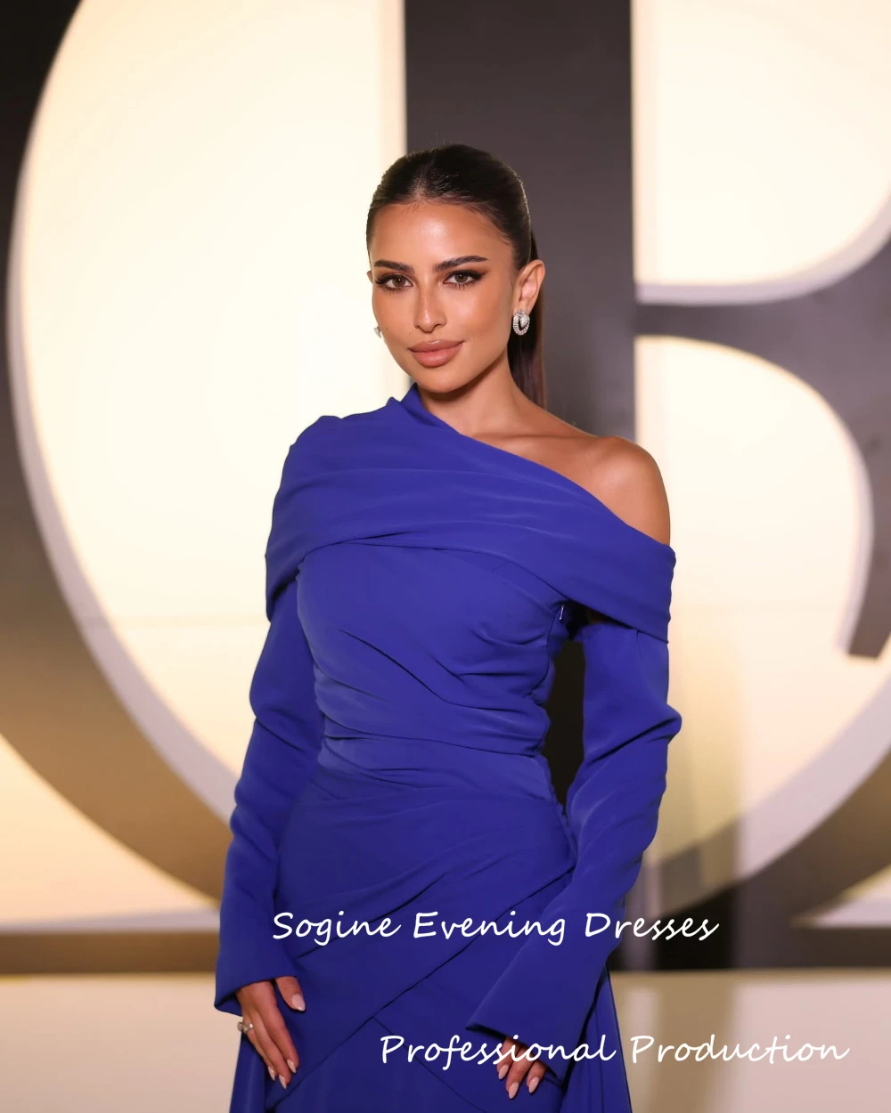 Asymetryczne sukienki wieczorowe z plisami, odkryte ramiona, modne sukienki na przyjęcia, sukienki na imprezy do kostek.