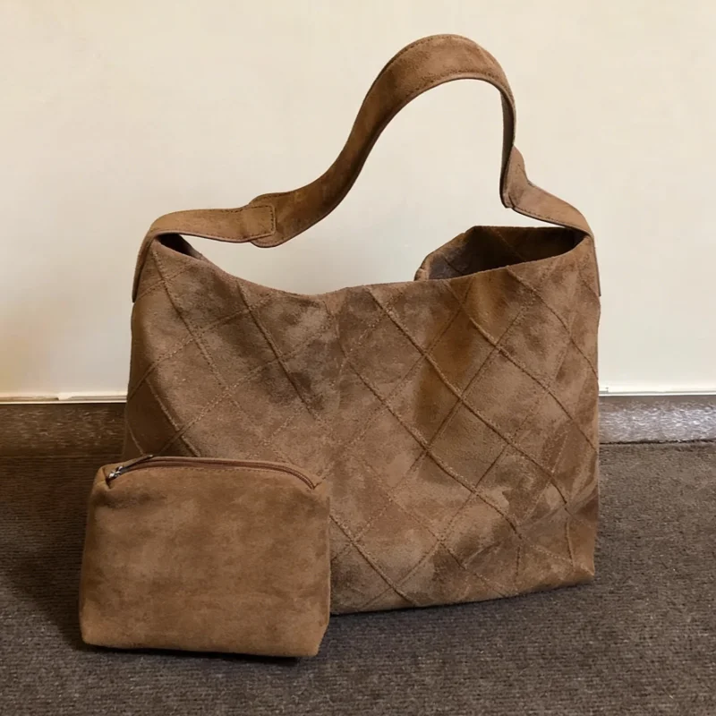 

Minimally Designed Checkered Tote Bag Women Wide Shoulder Strap Camel Colore Shoulder Bag Daily Commut Handbag With Small Wallet