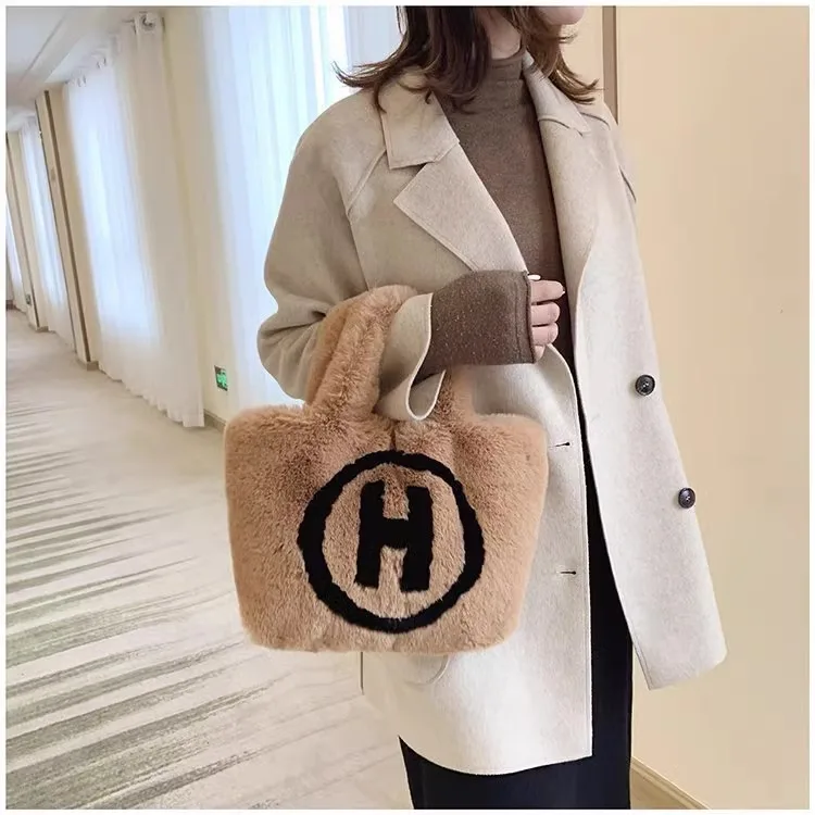 

Crossbody Bags Women's Handbags Autumn and Winter Tote Bag Cute Plush Chain Bag Lady Top-Handle Bags Shopping Portable Storage