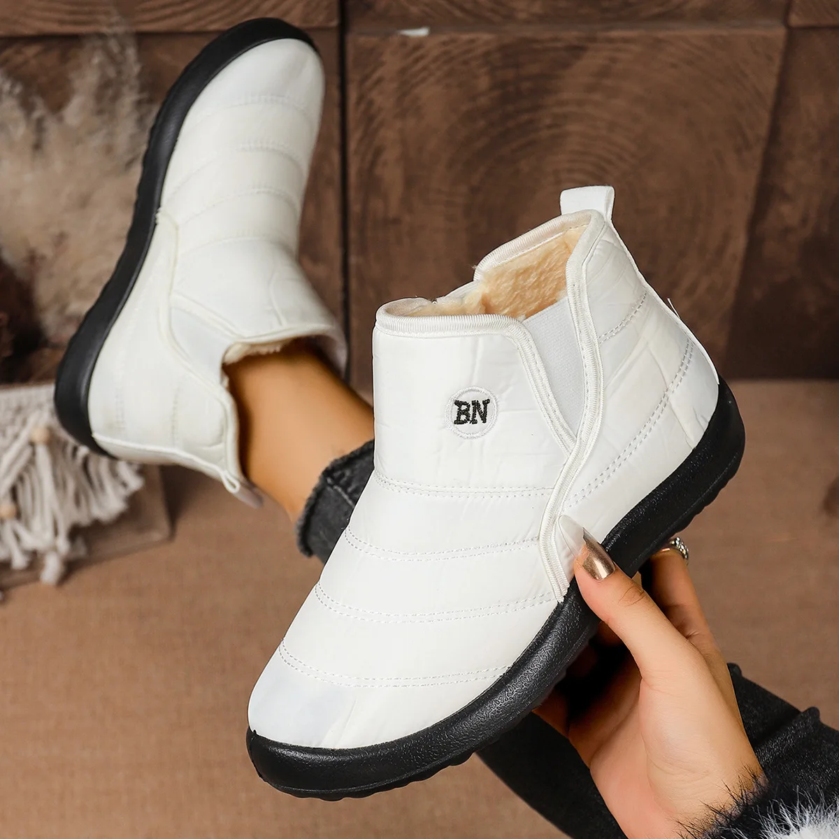 

Thickened Fleece Lined Winter Boots Women's Short Comfortable Warm Boot Thick Bottom Anti-Cold Snow Boots Casual Winter Shoes