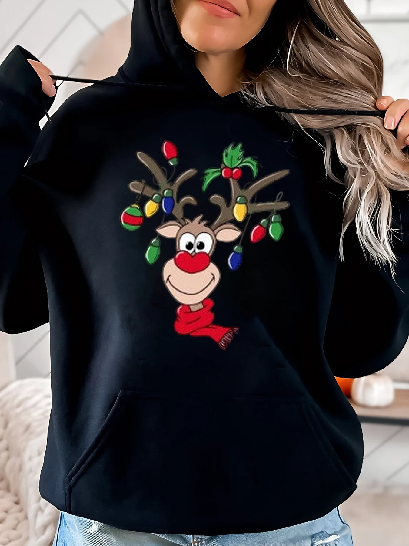 

Рождественская толстовка с принтом оленей и рождественскими огнями, женская повседневная праздничная одежда, черная, больших размеров