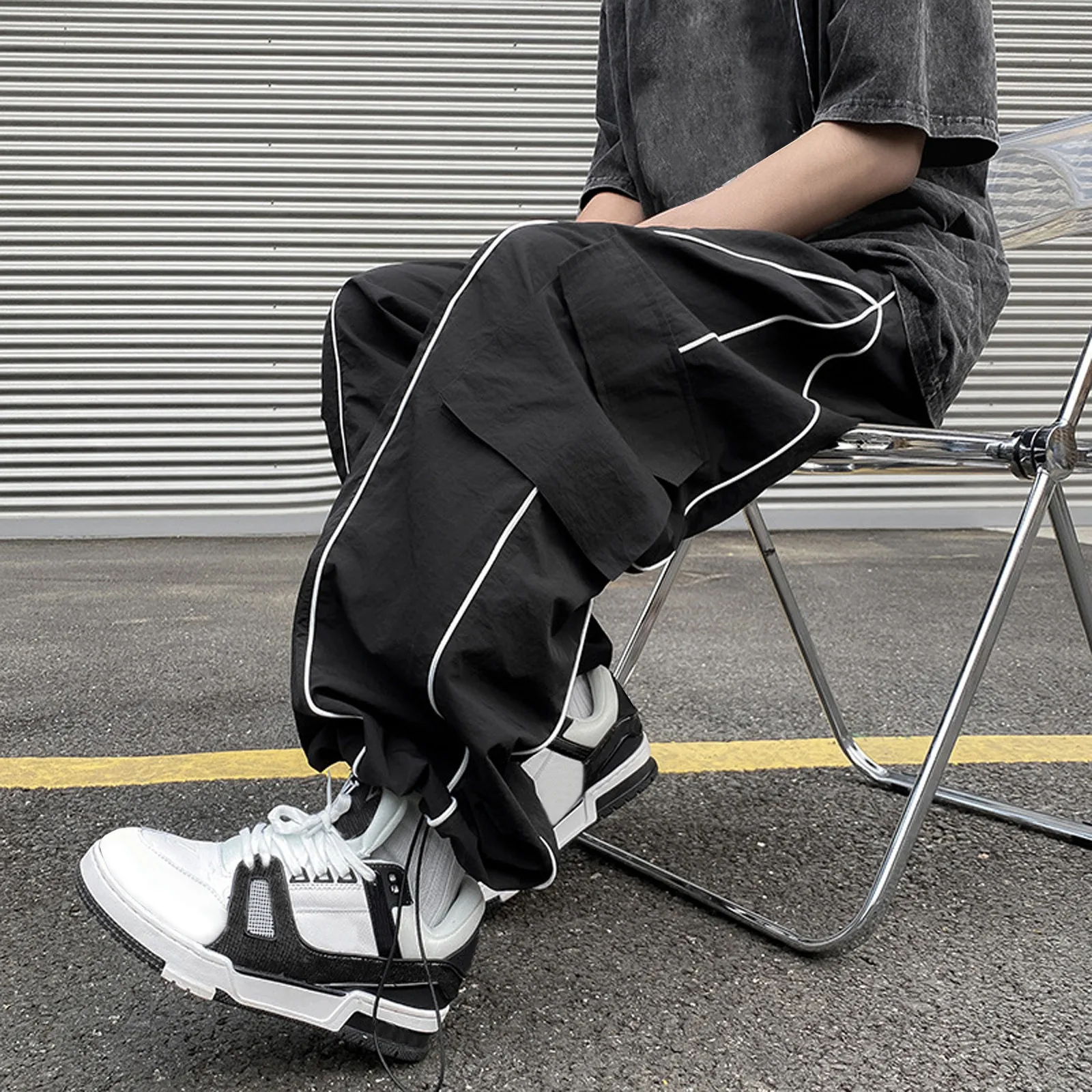 Pantaloni Cargo Hip-Hop Street Style pantaloni da Jogging sportivi causali quotidiani linea elastica in vita pantaloni larghi per la pulizia del pavimento a gamba larga