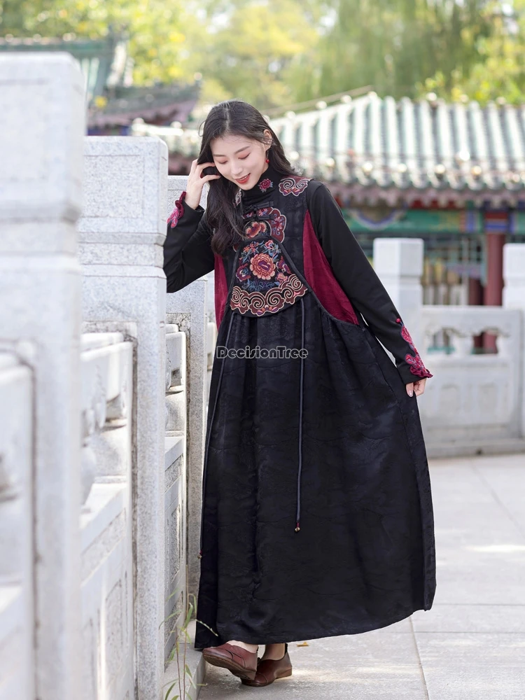 2024 autumn-winter dress retro embroidery chinese national style slim sleeveless long dress women daily retro chinese dress t001