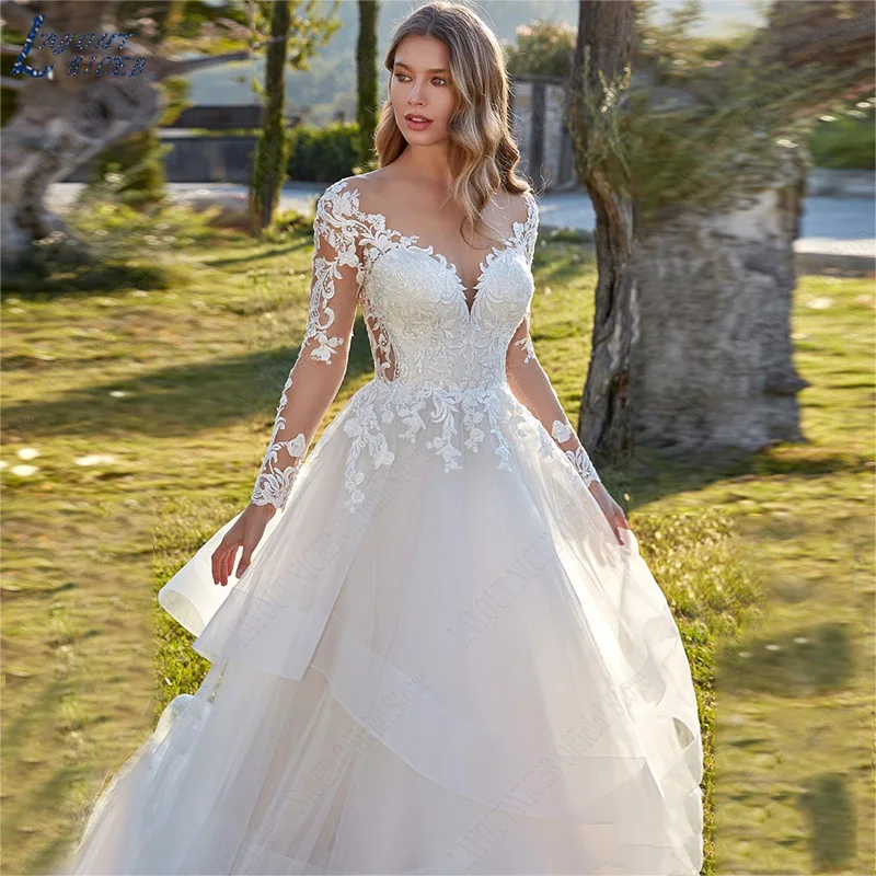 Layout niceb princesa em camadas tule a linha vestidos de casamento rendas manga longa vestido de baile para noiva botão voltar robe de mariée fluide Princesa Tiered Tulle A Linha Vestidos de Casamento Lace Manga Longa