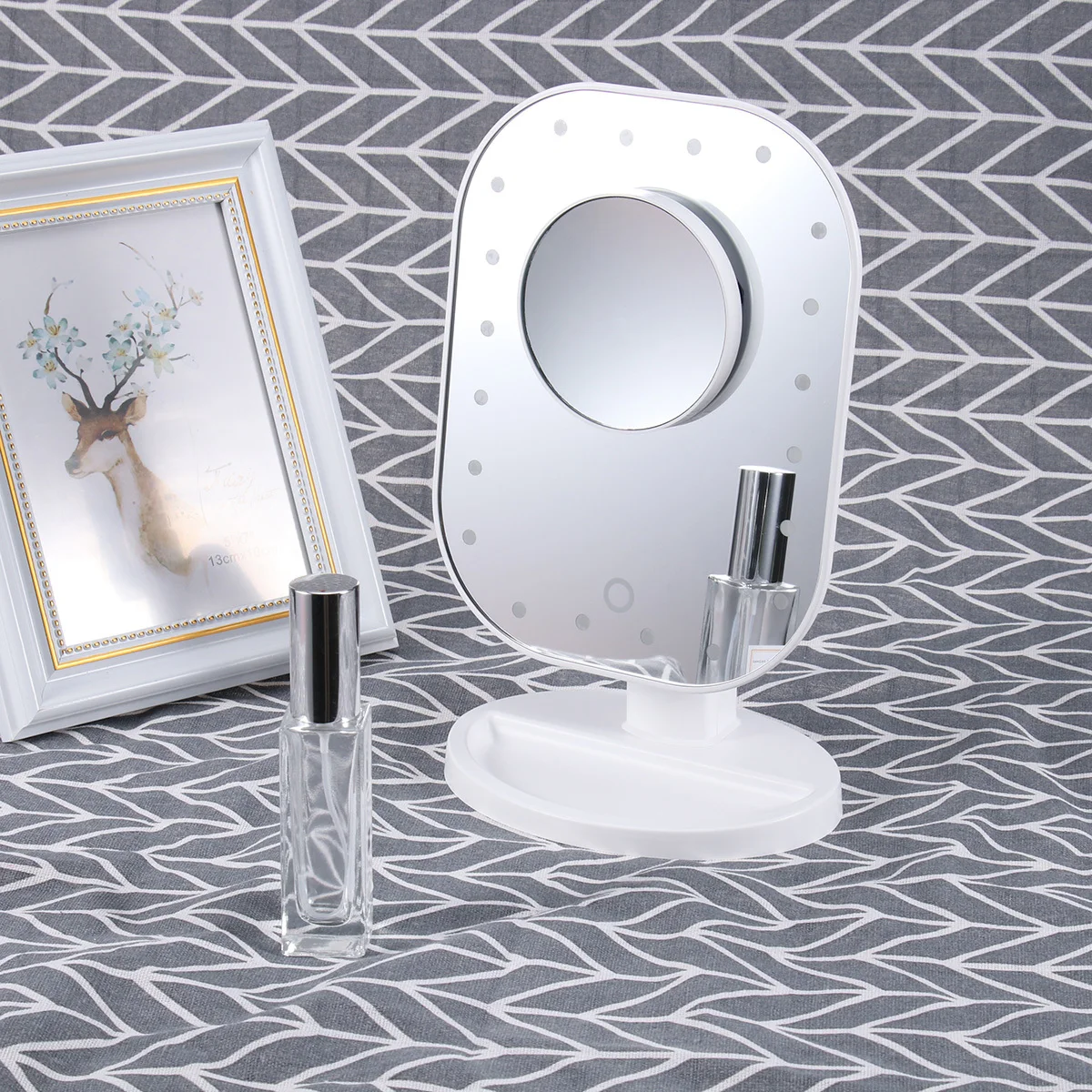 

Beauty Mirror with 10X Magnifying Spot 20 LED Lights USB Rechargeable Touch Control Memory Function Foldable Stand