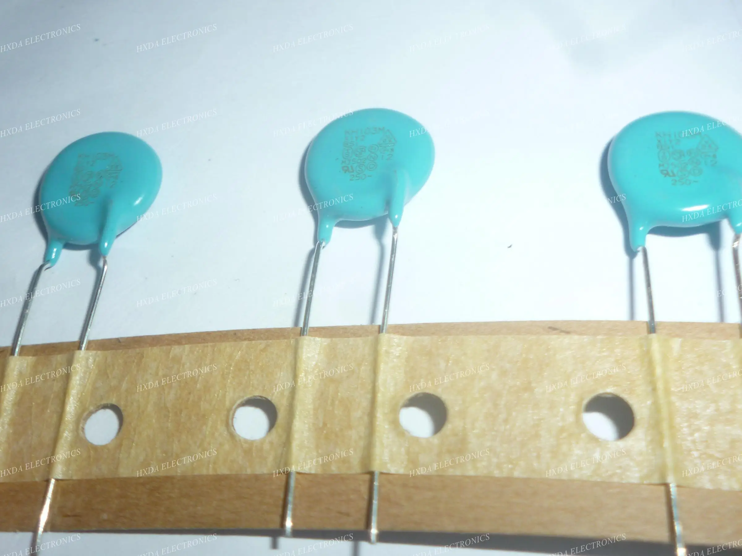 Capacitore KH103M 250VAC X1Y2: Recensione Pratica e Guida all’Uso per Elettricisti e Appassionati di Elettronica