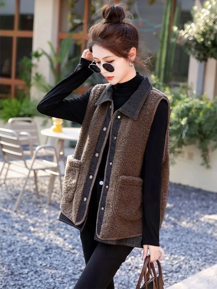 

Женский Новое поступление 2026, осенне-зимний свободный жилет из овечьей шерсти, джинсовая верхняя одежда из искусственного меха, стильная повседневная утягивающая одежда