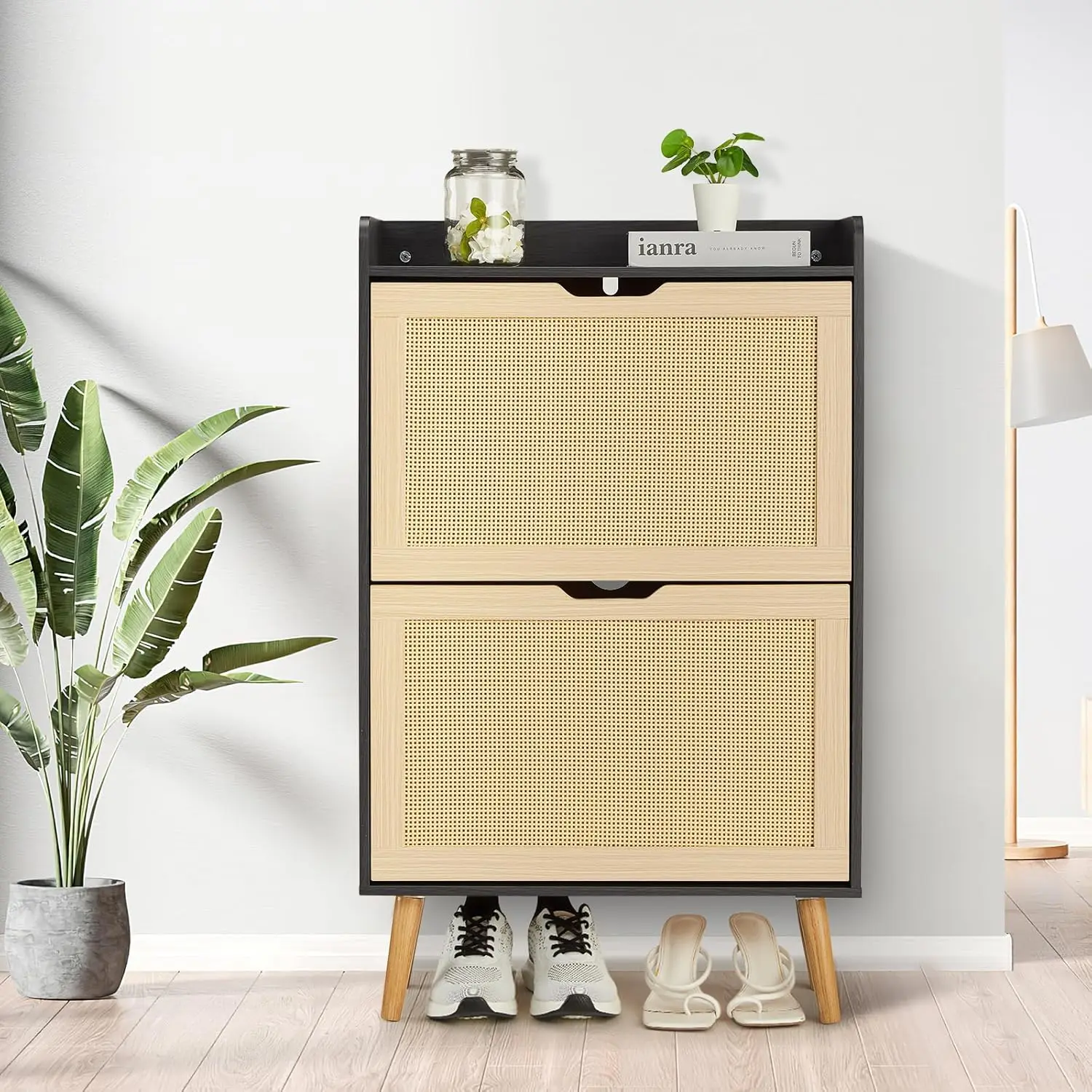 98 cm hoher Rattan-Schuhschrank, schmal, mit 2 Klapptüren – belüftetes Design & Kippsicherung – für bis zu 20 Paar Schuhe – perfekt für Eingangsbereich, Schlafzimmer & Ankleidezimmer