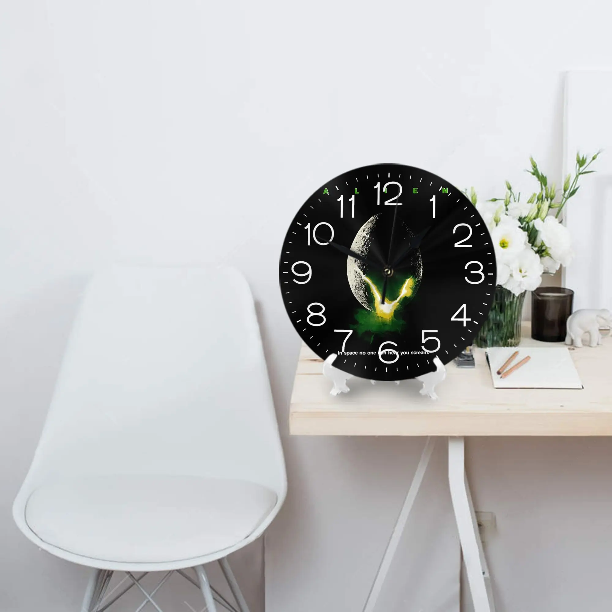 Alien Egg Horror Vintage Film Wall Clock Room Decoration Silent Round Clock for Bedroom Living Kitchen Home