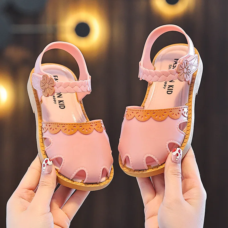 

Модные детские сандалии для девочек 2026 года, летние, новые, удобные, нескользящие, с цветочным узором, для пляжа