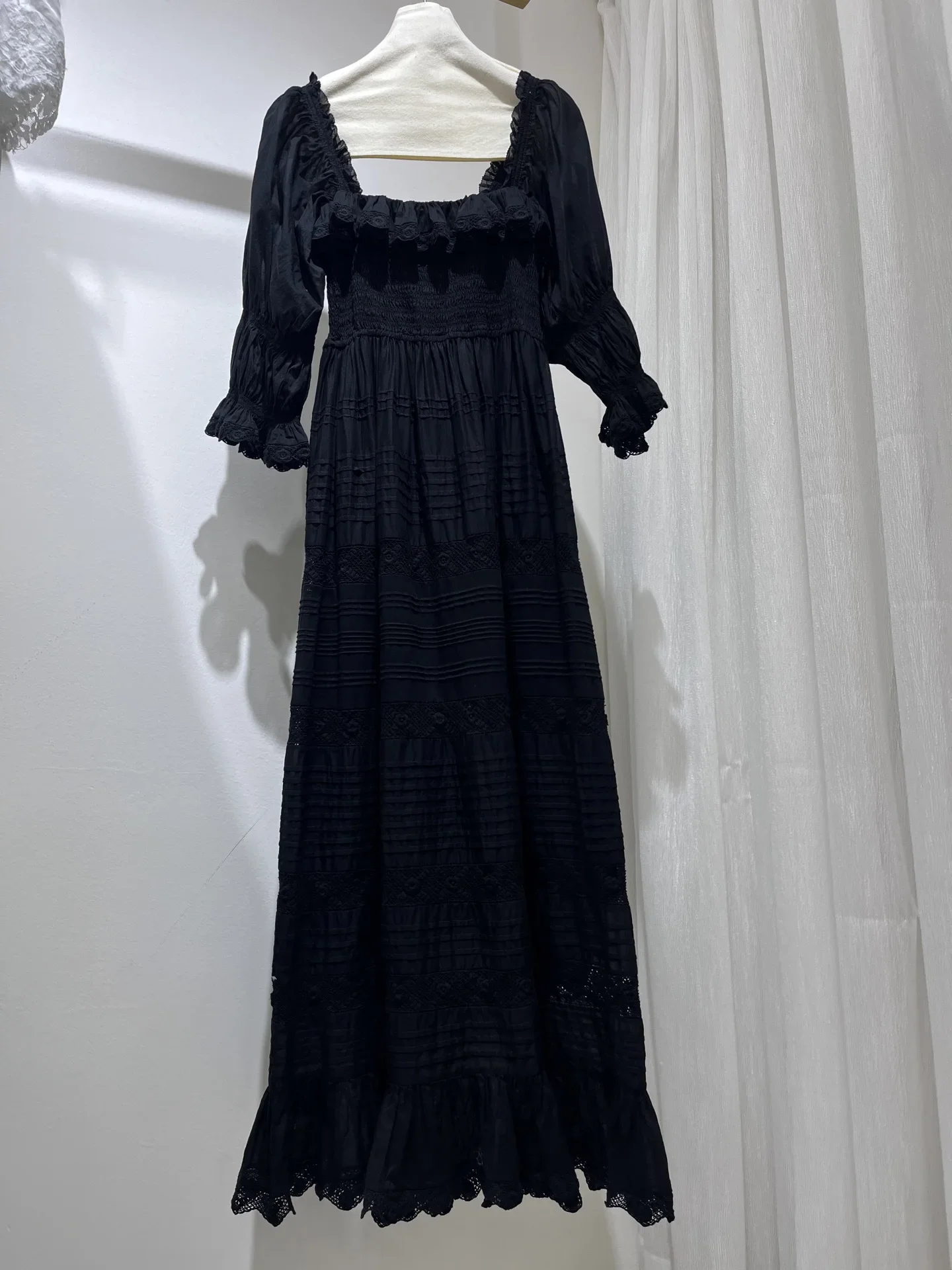 Abito lungo da donna nero in cotone 100% bordo ricamato colletto quadrato manica a sbuffo smocking abito femminile casual in vita elastica