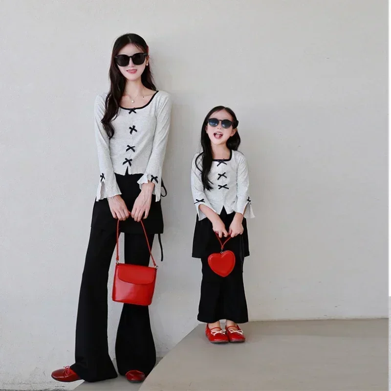 2024 Mom and Kids Girl Matching Costume Long Sleeve Tops Two Piece Set Mother and Daughter Equal Clothes Fashion Mummy and Me