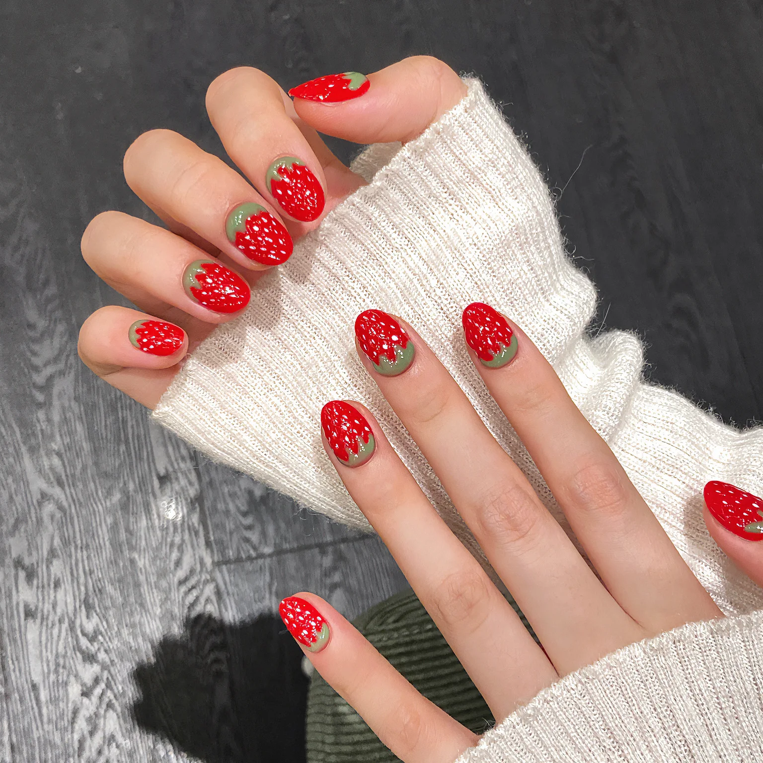 빨간 딸기 가짜 손톱, 짧은 원형 사각형 수제 프레스 네일, 고양이 눈 그라데이션 컬러, 가짜 손톱 매니큐어 아트, 10 개