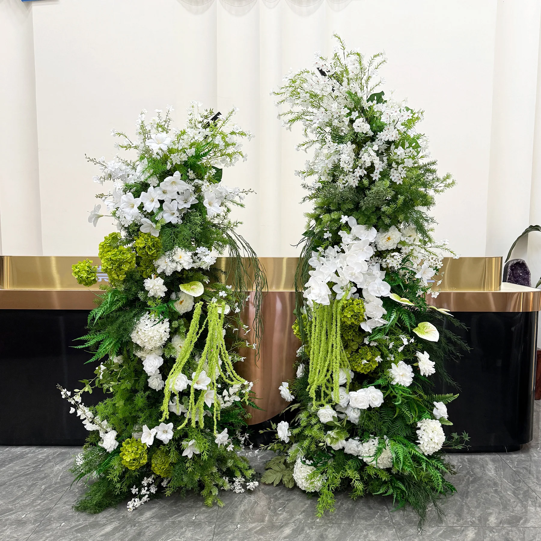 Finished product green simulation horn flower arrangement arch wedding event scene decoration arrangement horn flower
