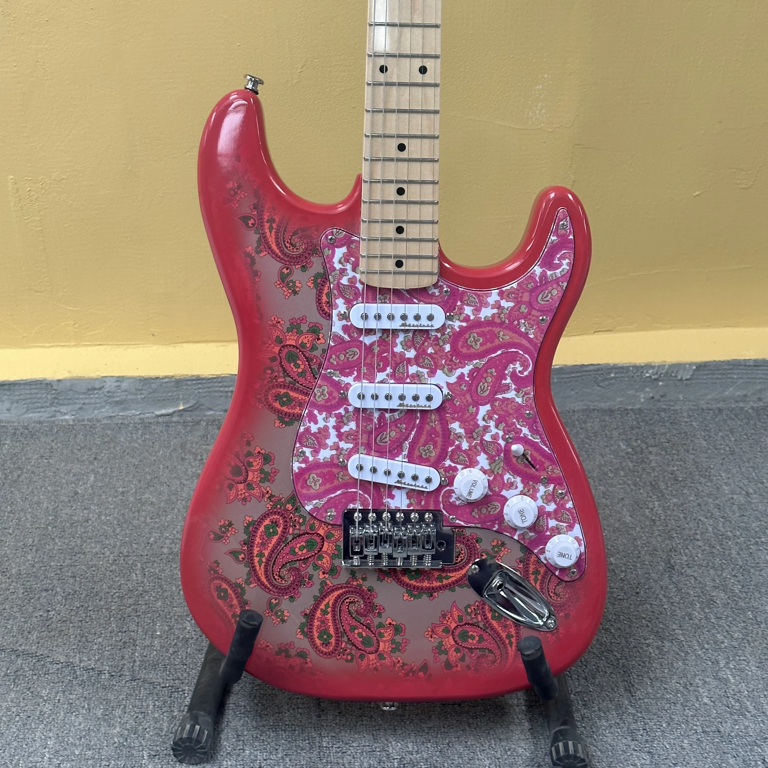 In stock 6 String Paisley Red ST Electric Guitar Maple Fretboard SSS Pickup Guitars Order will be shipped immediately guitarra