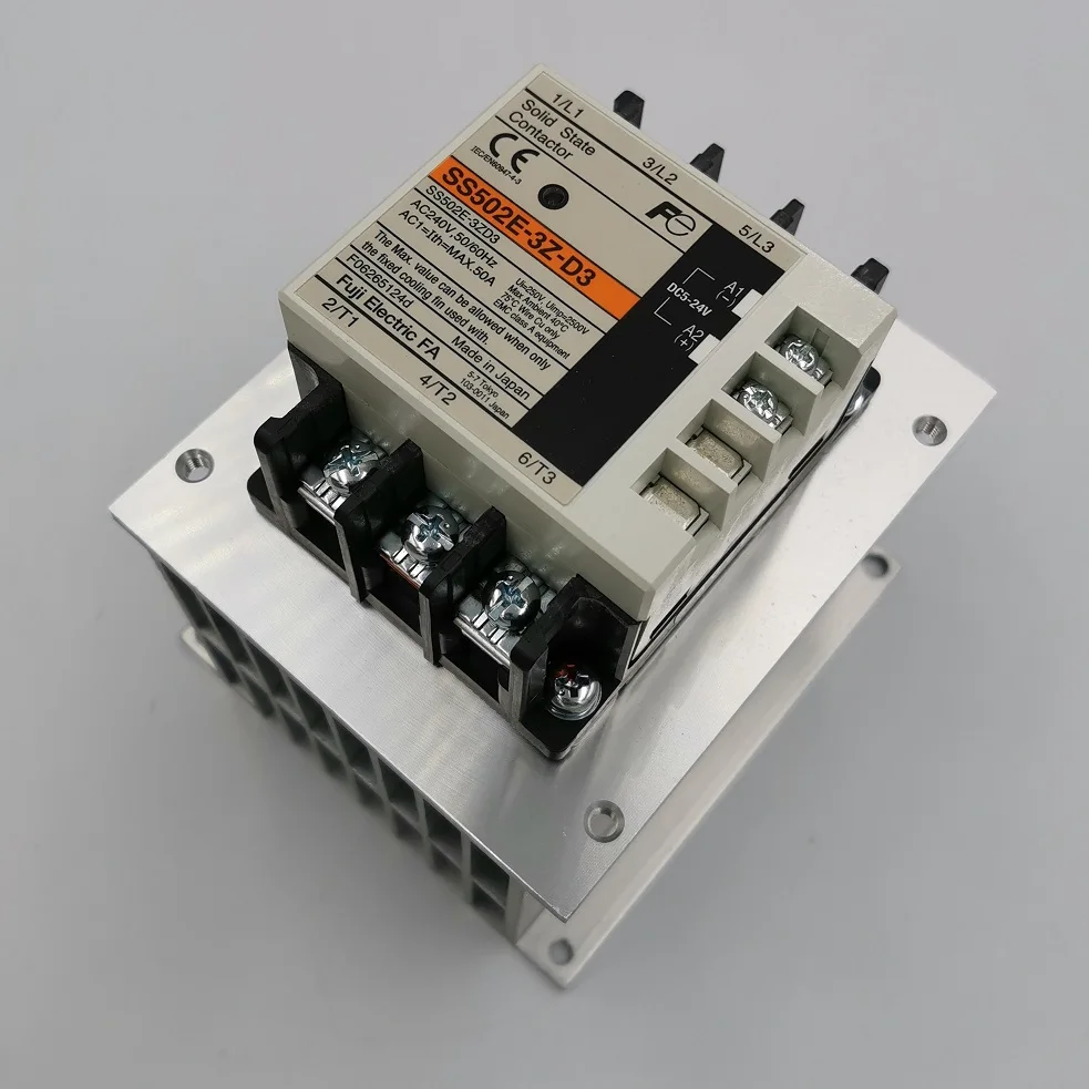 

New Original High-quality Solid State Contactor SS502E-3Z-D3/F 3-Pole 240V 50A with Radiator