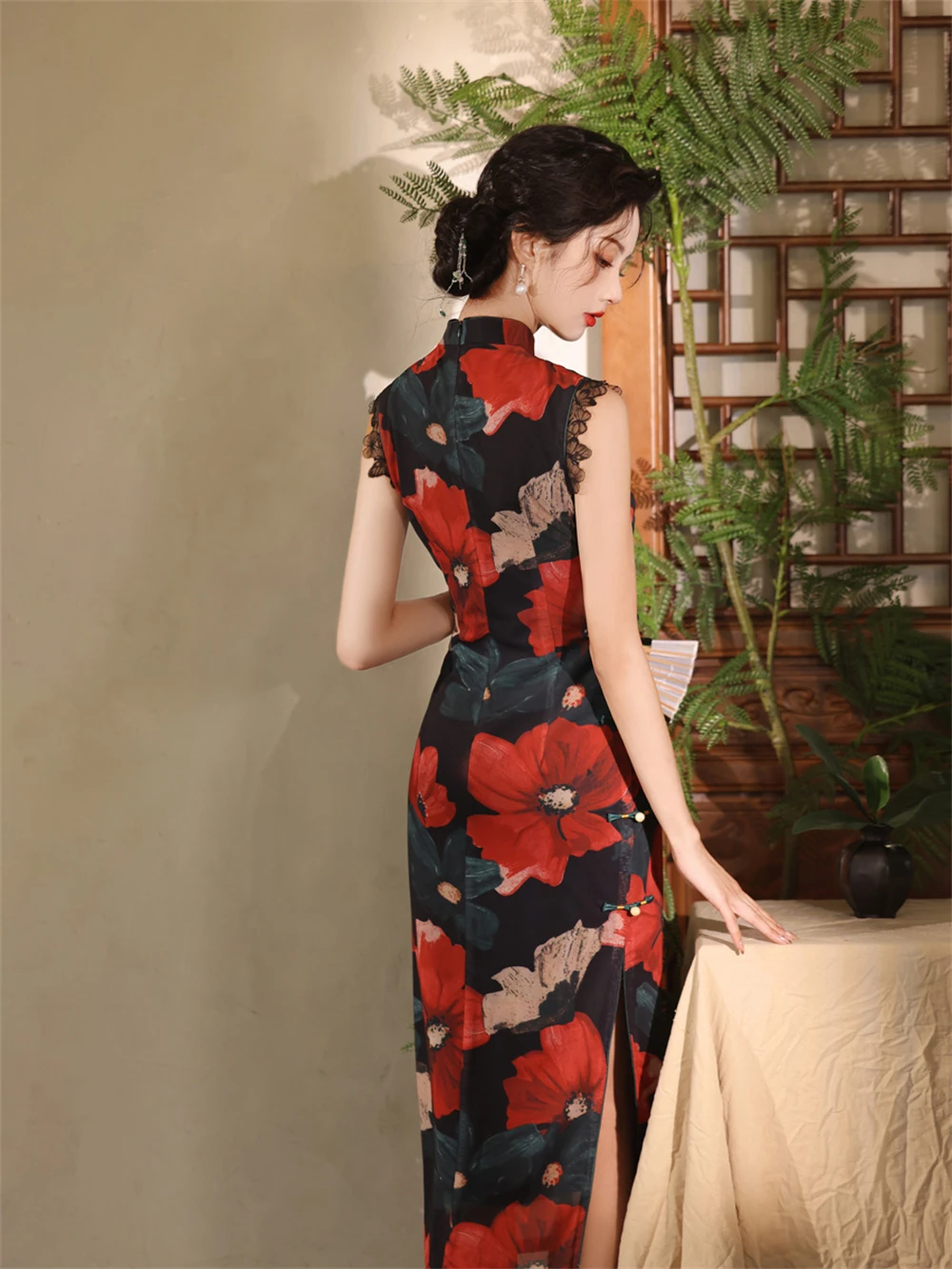 Young Style Improved Sleeveless Cheongsam Women Chinese Retro Old Shanghai Printed Qipao Dress High-end Temperament Evening Gown