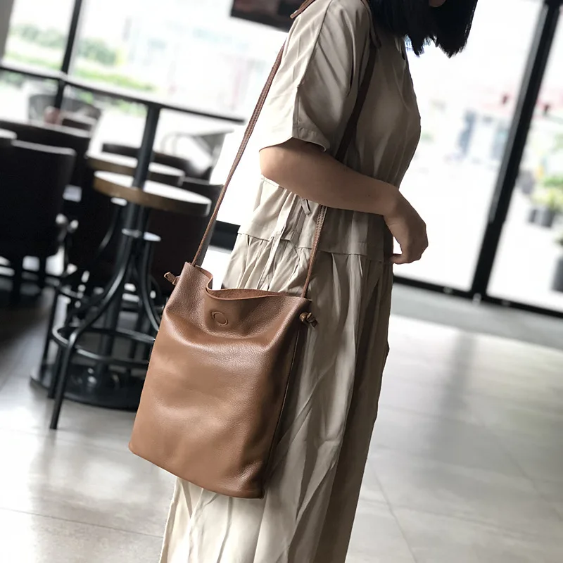 Women's New Large-capacity First-layer Cowhide Bucket Bag Soft Leather Simple and Versatile Japanese and Korean One-shoulder