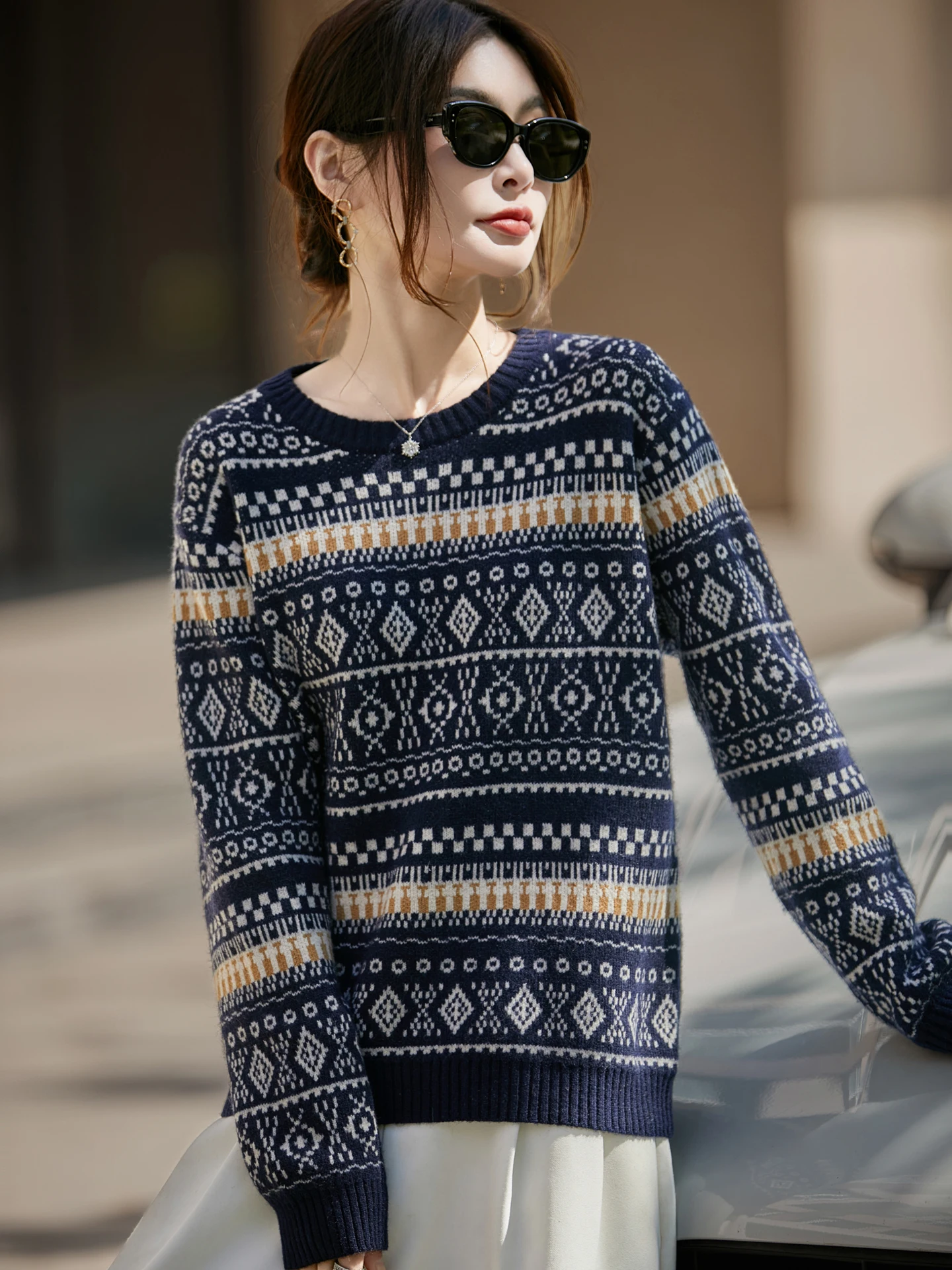 

Ретро-свитер Fair Isle с длинными рукавами и круглым вырезом, свободный крой, женский, осень 2025, новинка, мягкий, удобный, с геометрическим узором