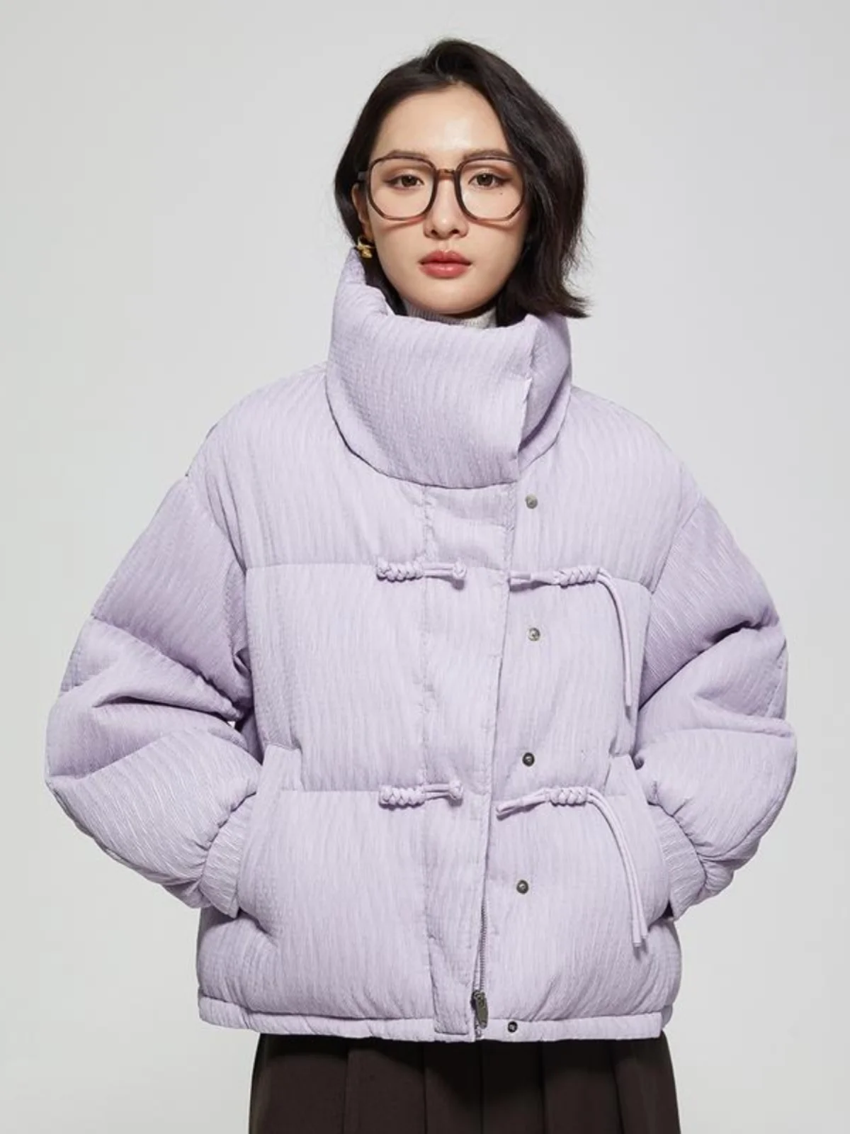 

2024 Winter New Stand Collar Texture Sense Down Jacket Female Thickened White Duck Down Warm Puffer Jacket Disk Buckle Coat