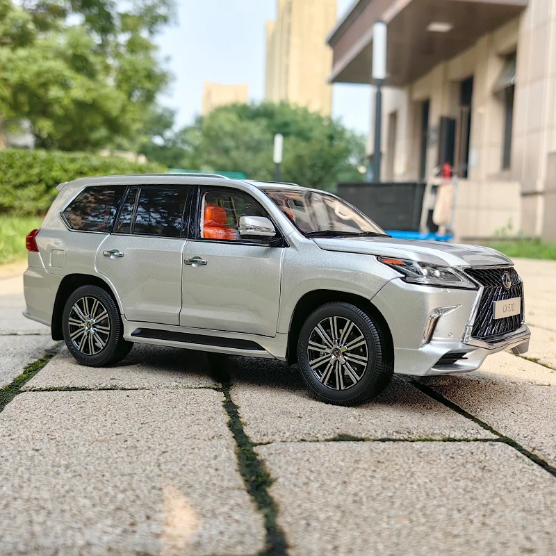 Lcd escala 1:18 Lexus Lx570 todoterreno Suv modelo completamente abierto simulación aleación Micro-fundido juguetes personalizados para niños colección regalo