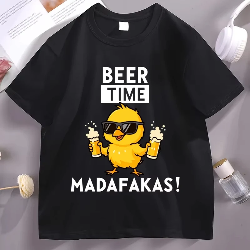 Camisetas Beer Time Madafakas con diseño de mascota divertida sosteniendo dos cervezas, camisetas para decoración de fiestas, camisetas de verano para hombres y mujeres, ropa con estampado de bebidas