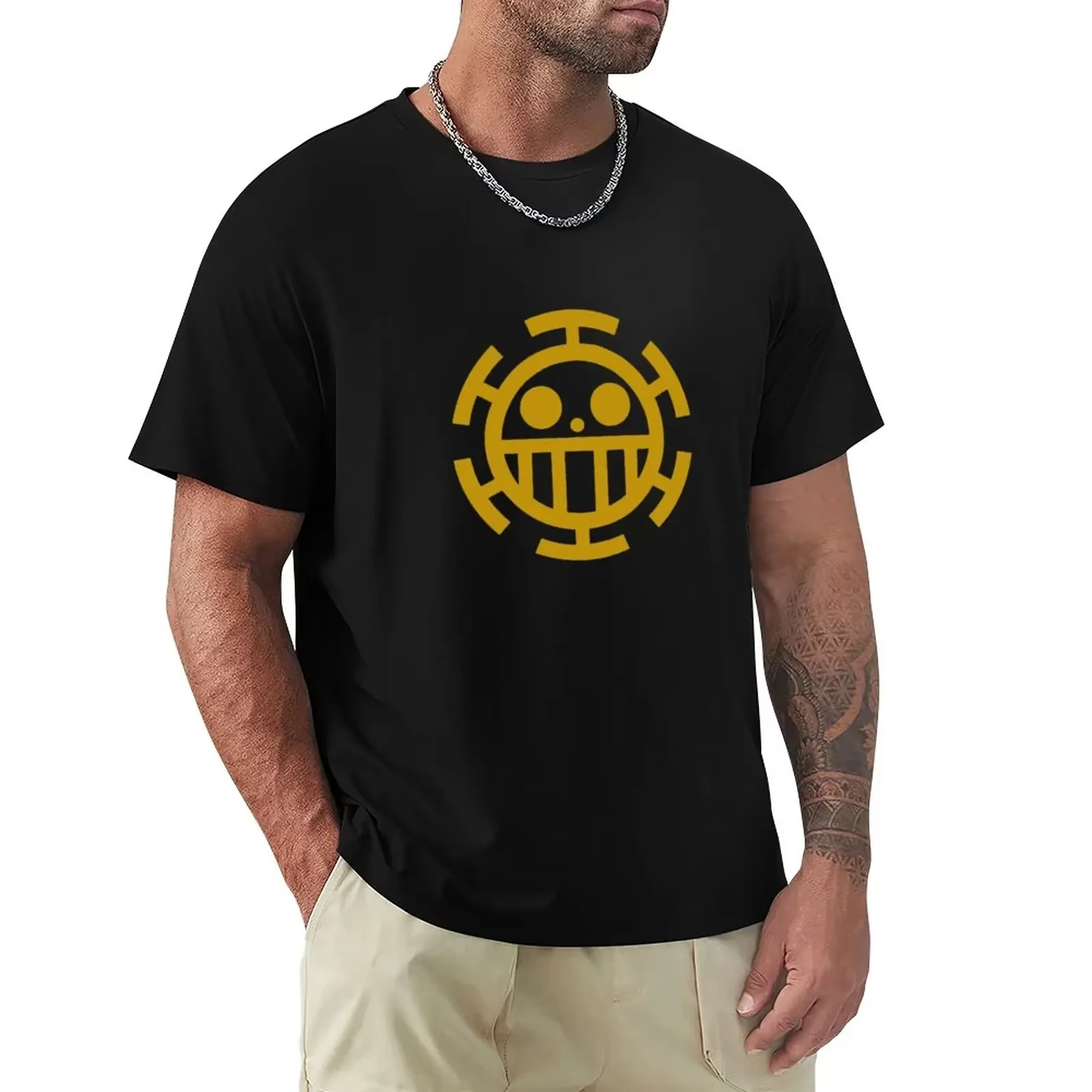 （Miniso）One-Pieces Anime Trafalgar Law Jolly Roger T-Shirt  Men Tshirt Graphic Summer Men Cotton T-shirts Men Clothing tshirt