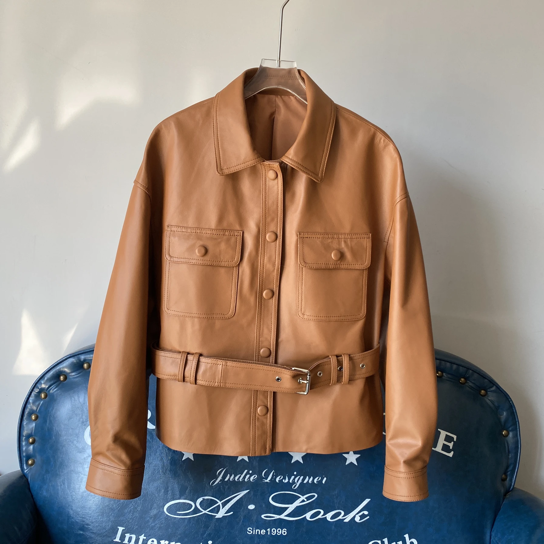 2025年春 レディースファッショナブルな本革シープスキンレザージャケット ウエストシェイプデザイン クールでスリムなコート 小柄な体型向け...