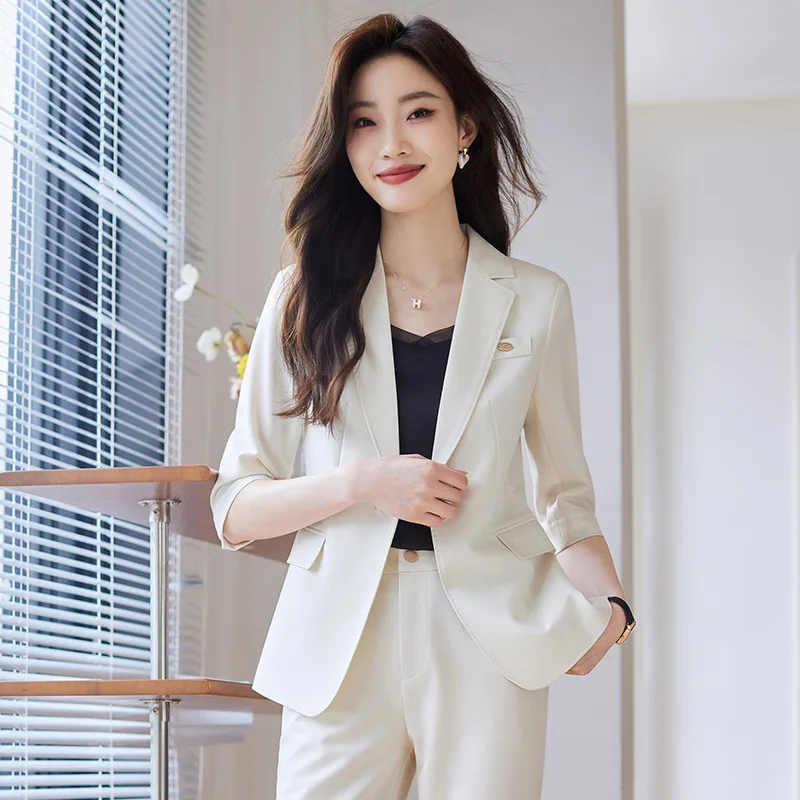 

Creamy-white Suit Jacket for Women2024Spring New Popular Little Man Casual Short Small Tailored Suit Top This Year