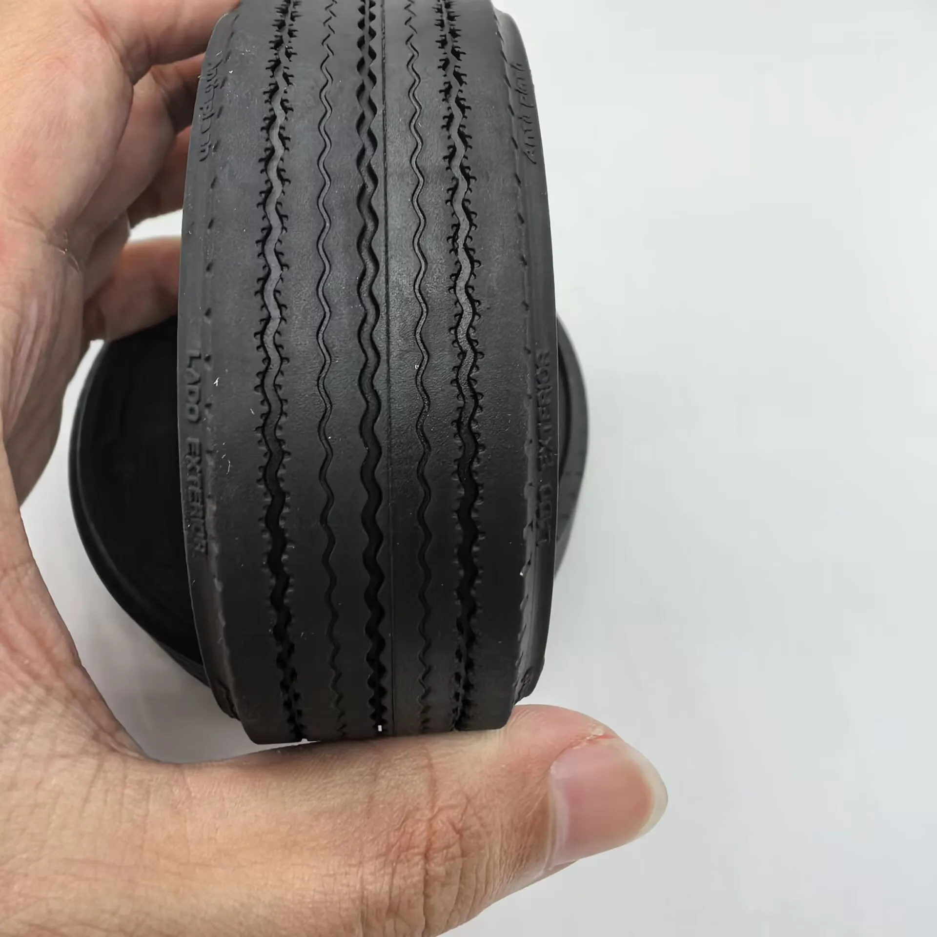 

Scaleclub Model 1:14 Tamiya Tractor Truck Euro Truck Style Tires Suitable For Specific Groups DIY