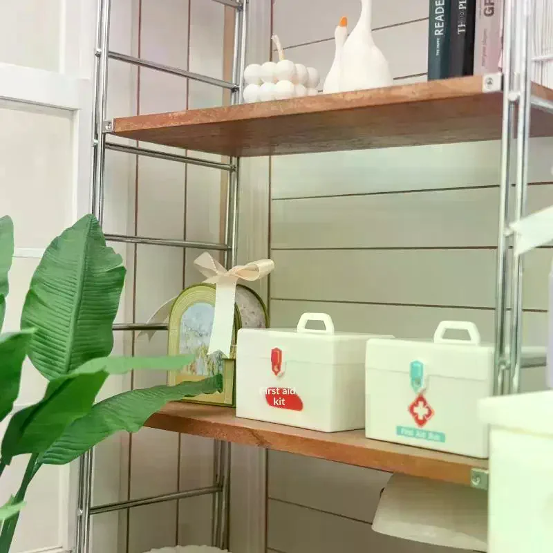 

1/12 Dollhouse Miniature Simulation Medicine Box Emergency Case Model Toys Dollhouse Living Room Decoration Micro Scene Ornament