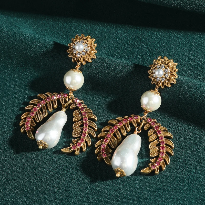 

Baroque Pearl Drop Earring Feather Leaf Gold Color Rhinestone Luxury Vintage Jewelry Quality Designer Gifts Wedding 2025 New