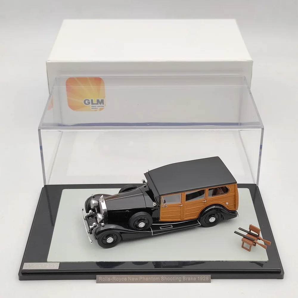 GLM Resin 1:43 Scale Vintage Phant Car Model Hunting Edition and Accessories Adult Toy Collection Static Display