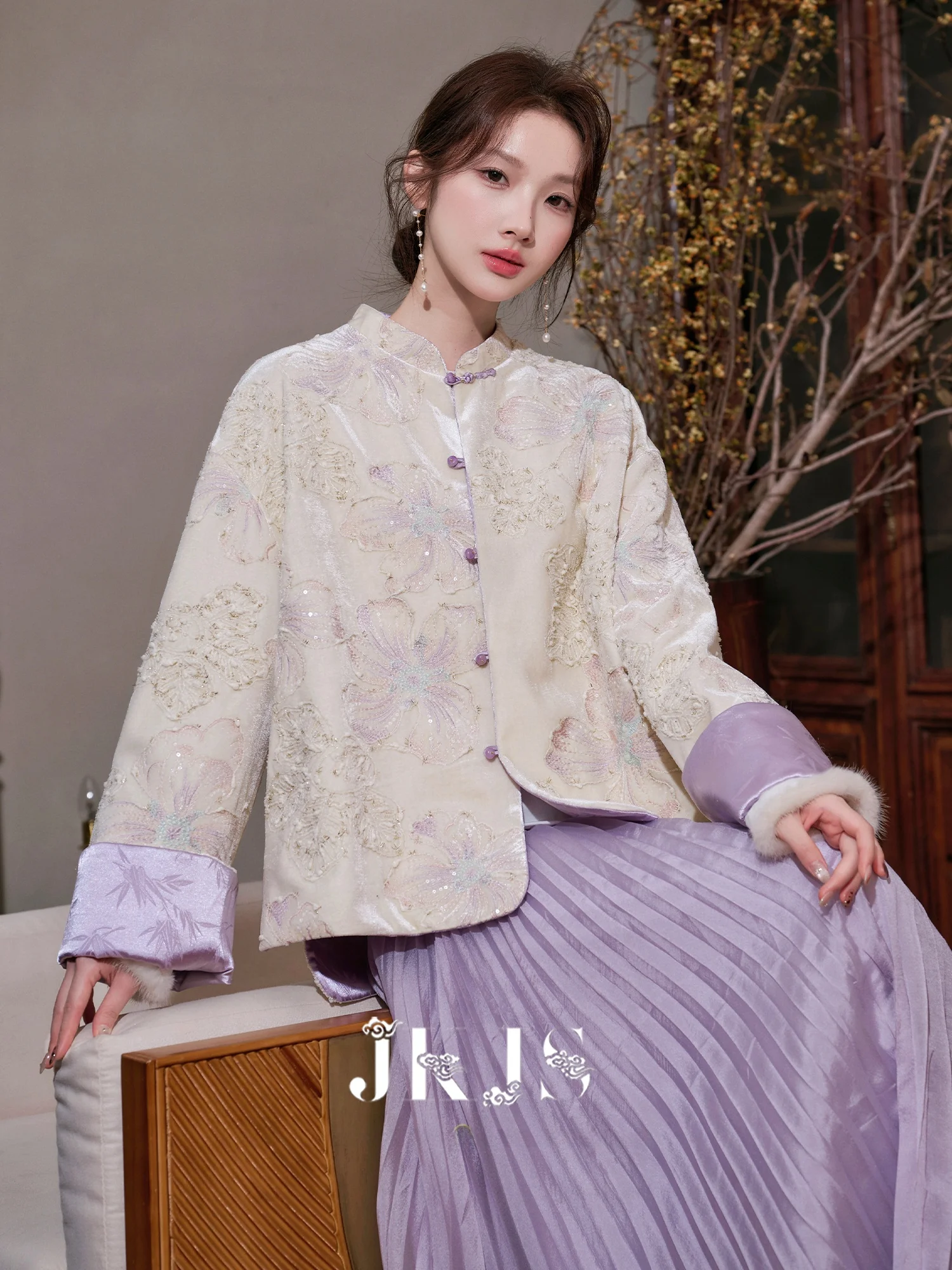 

New 2025 Women's Velvet Jaet Embroidered Purple e Stitch Stand Fit Chinese Sle Button up Autumn Winter Faion