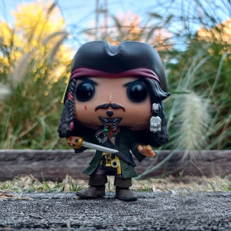 Límite de venta barata Piratas del Caribe 10cm Jack Sparrow 273 figuras de colección de vinilo Juguetes