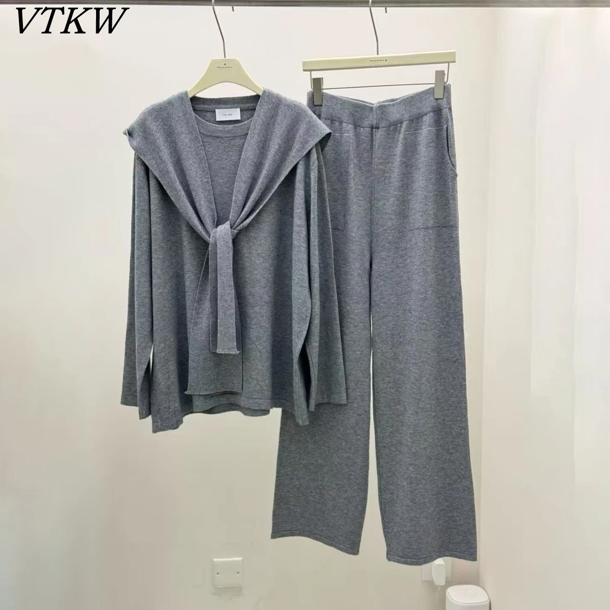 

VTKW 2025 осенне-зимний комплект из 2 предметов: футболка с длинными рукавами и шаль с широкими штанинами, элегантный шикарный удобный повседневный наряд в стиле ретро